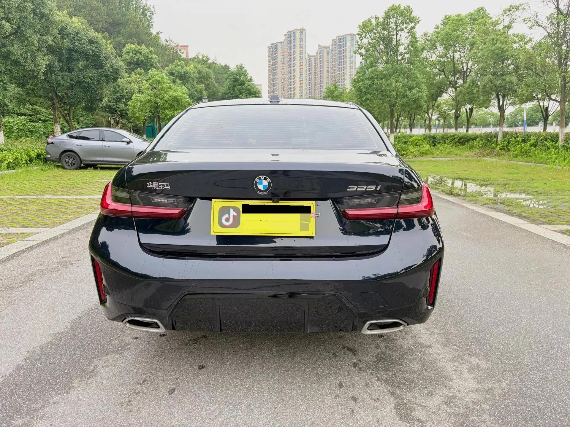 BMW 3 Series 2025 325i 2.0T M Sports Suit Automatic Gear 5