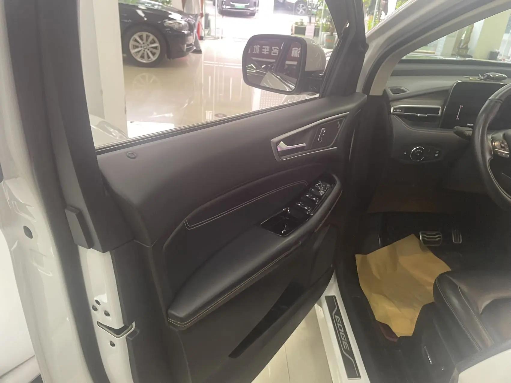 Edge 2021 PLUS EcoBoost 245 Front-Wheel Drive Luxury 7-Seater 6