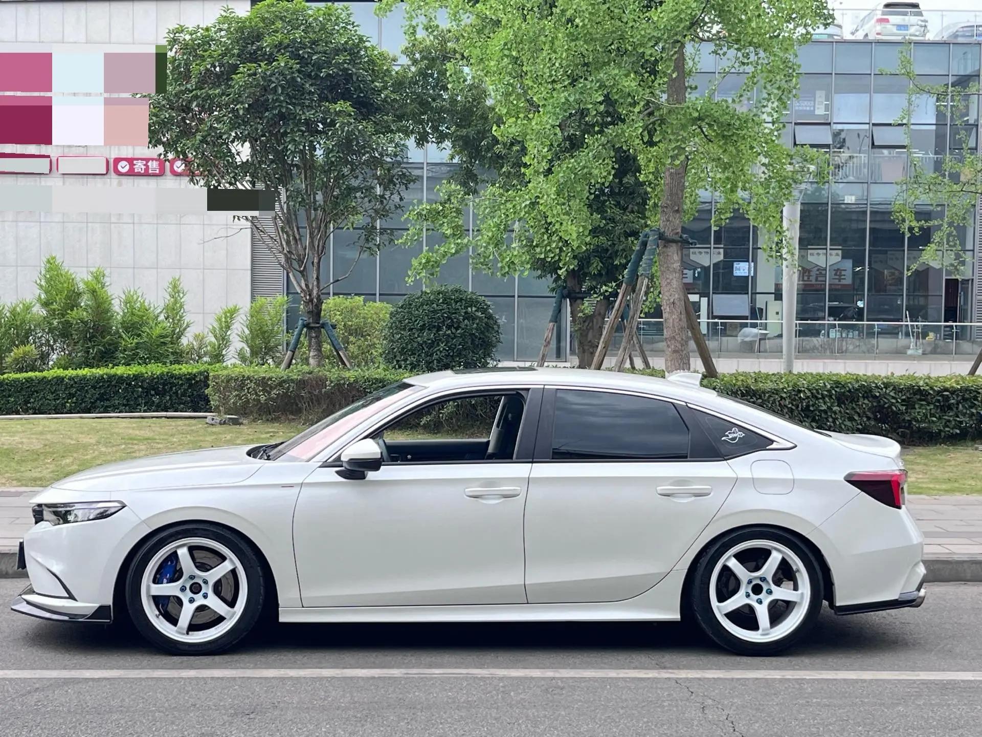 Model 2022 240TURBO Manual Exclusive Edition 3