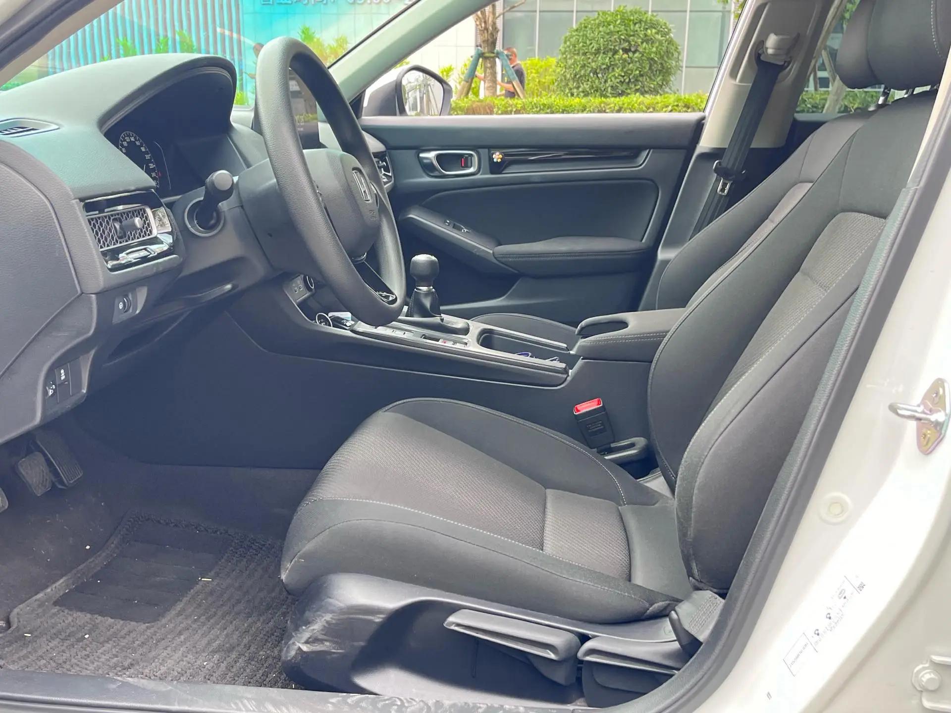 Model 2022 240TURBO Manual Exclusive Edition 4
