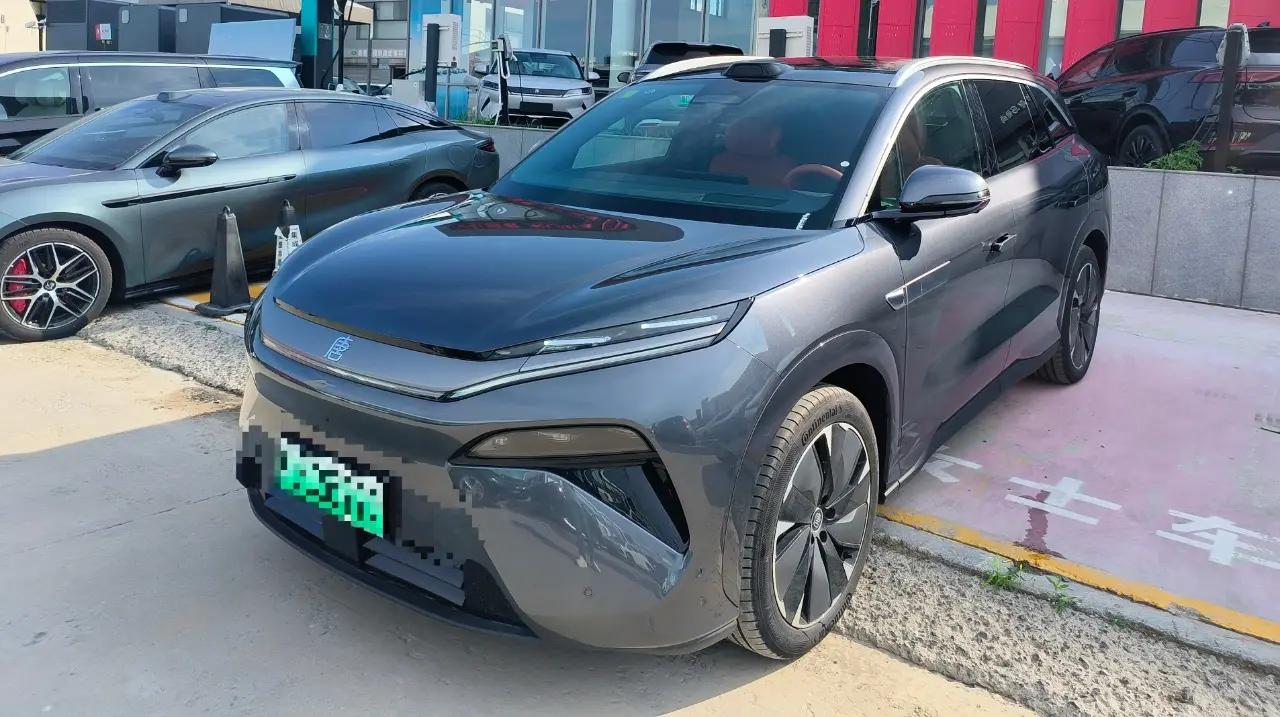 Tang L 2025 EV 600KM Four-Wheel-Drive Laser Radar Flagship Model