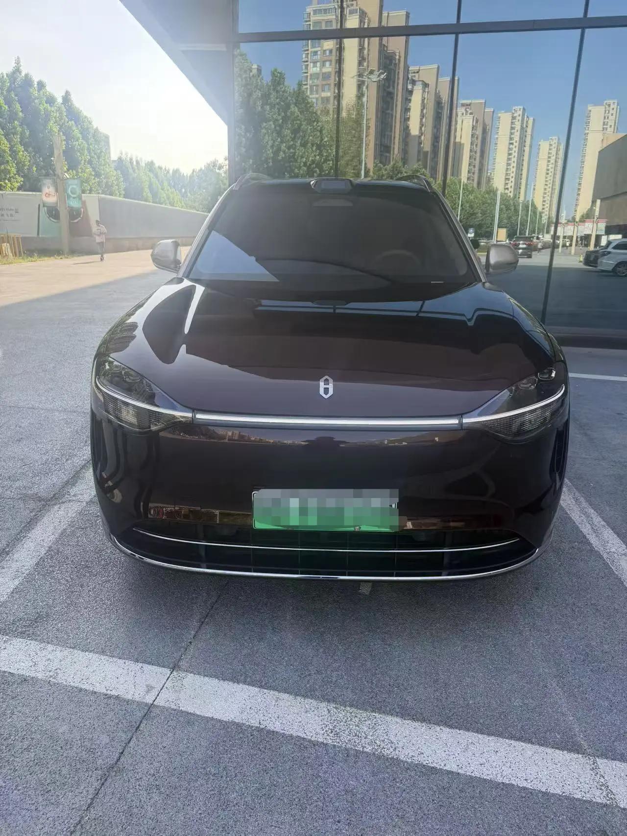 AITO 2025 Model AITO M9 Range-Extended Ultra Version 52kWh 6-Seater Automatic 2