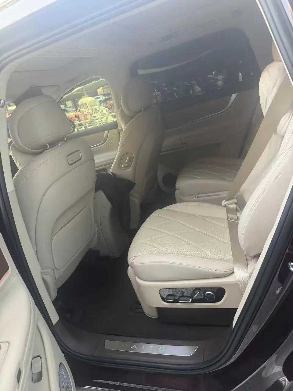 AITO 2025 Model AITO M9 Range-Extended Ultra Version 52kWh 6-Seater Automatic 5