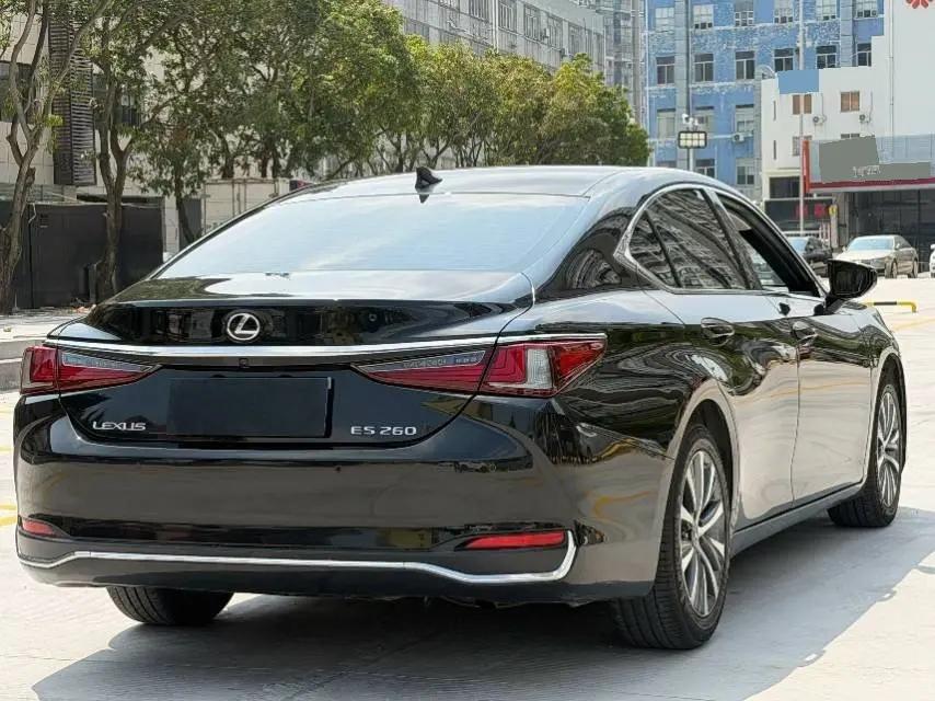 Lexus ES 2020 260 Excellence Edition 7