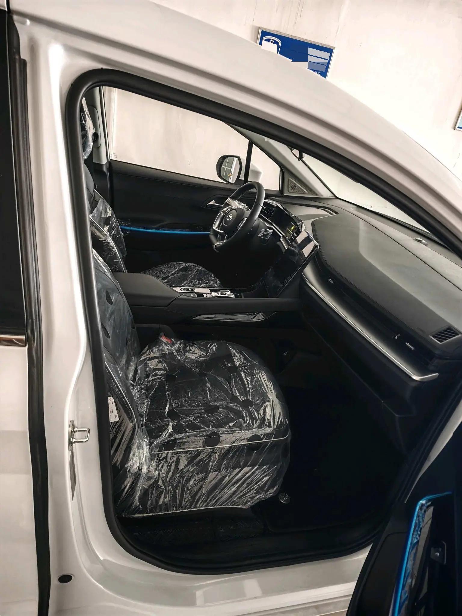 Hyundai 2024 Kusto 1.5TGDi 270TGDi LUX Premium Edition Automatic Gear 3