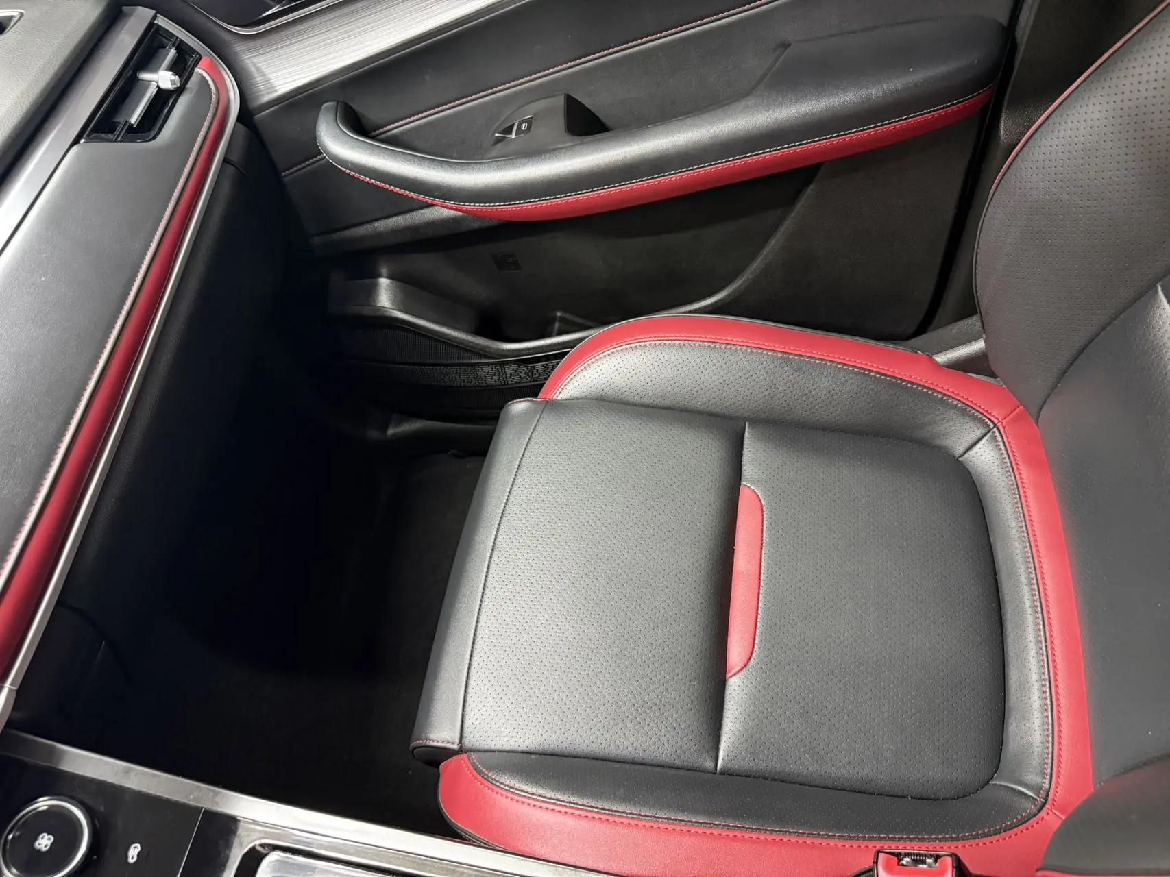 Ruihu 5x 2021 Super Hero Edition 1.5L CVT Deluxe 12