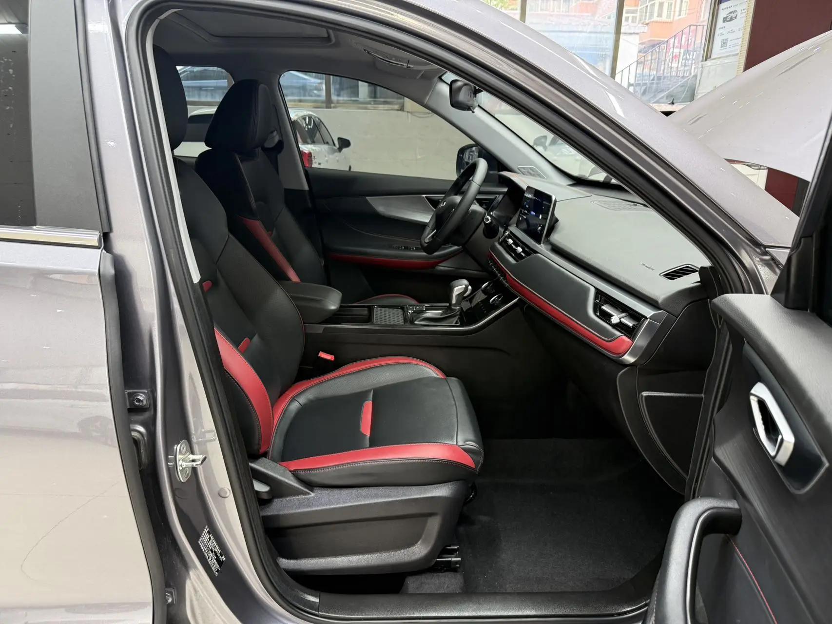 Ruihu 5x 2021 Super Hero Edition 1.5L CVT Deluxe 18