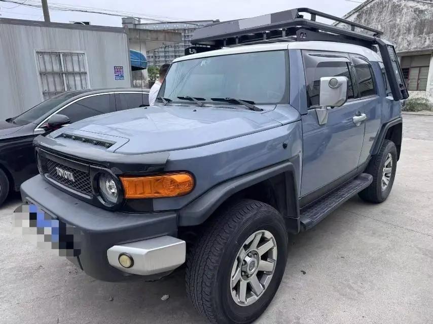 Открыть галерею: Toyota FJ Cool Road Ze (Imported) 2018 FJ Cool Road Ze 4.0 Middle East Edition Automatic Gear