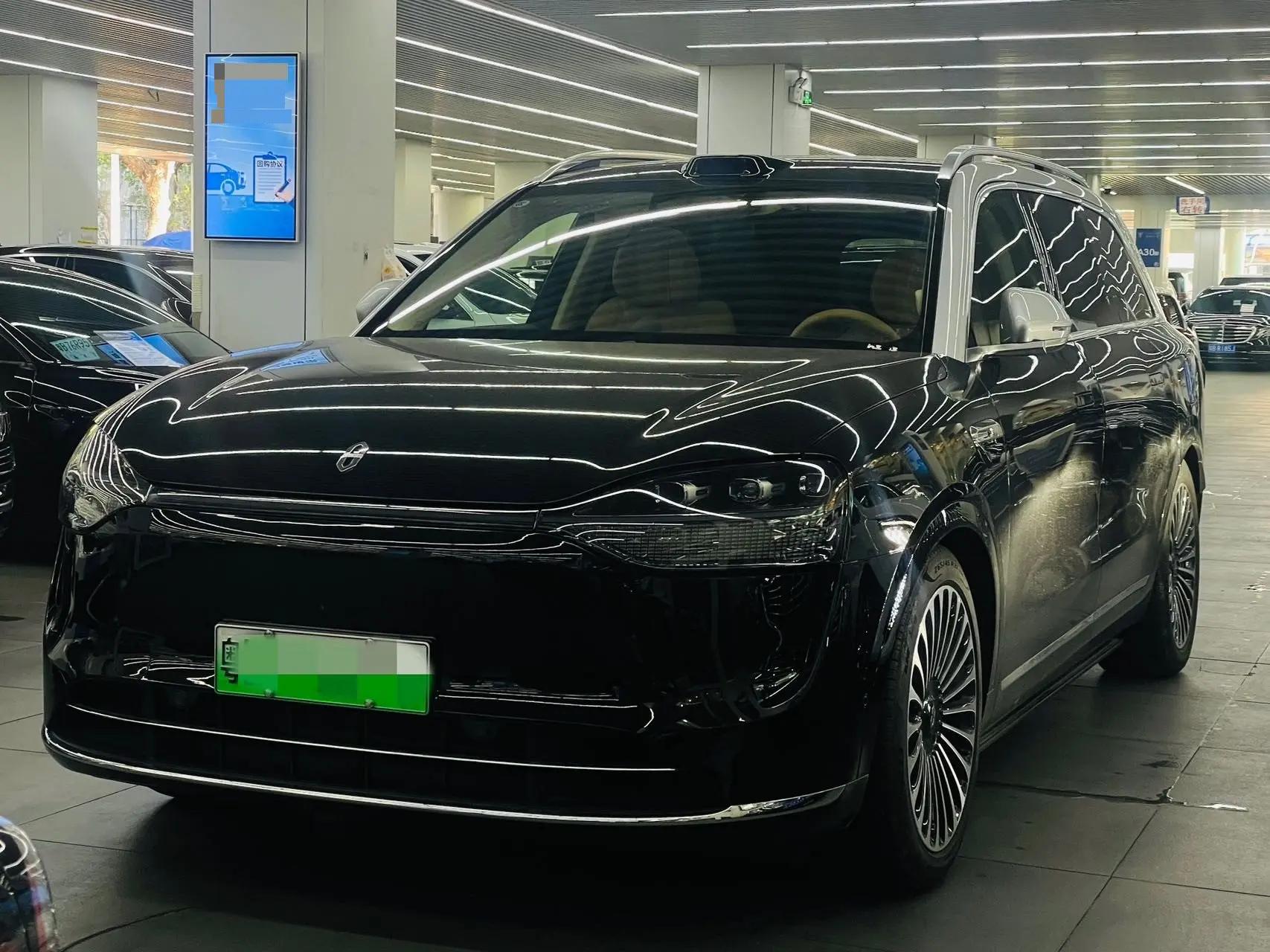 Open image lightbox: AITO 2025 Model AITO M9 Range-Extended Ultra Version 52kWh 6-Seater Automatic