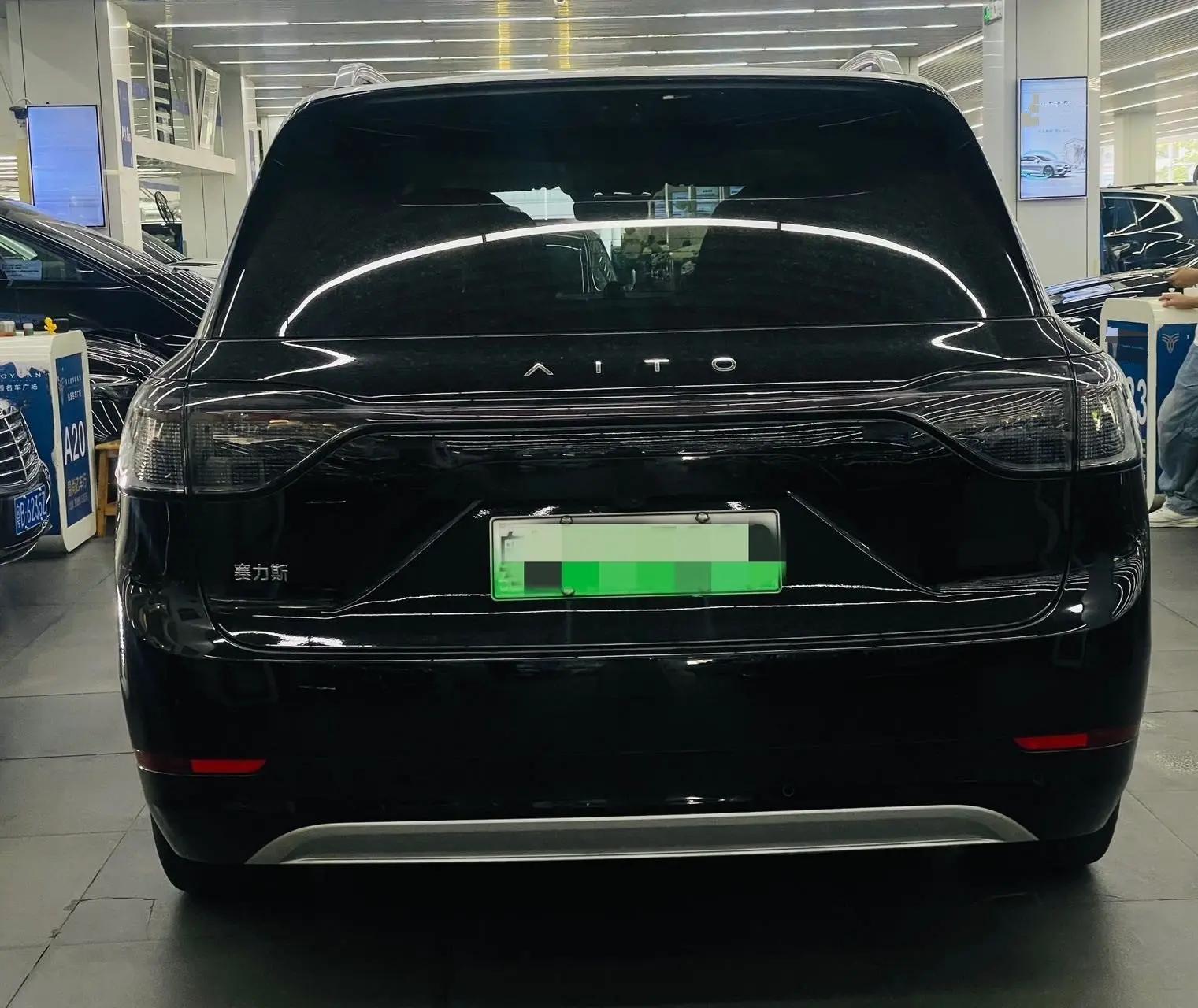 AITO 2025 Model AITO M9 Range-Extended Ultra Version 52kWh 6-Seater Automatic 10