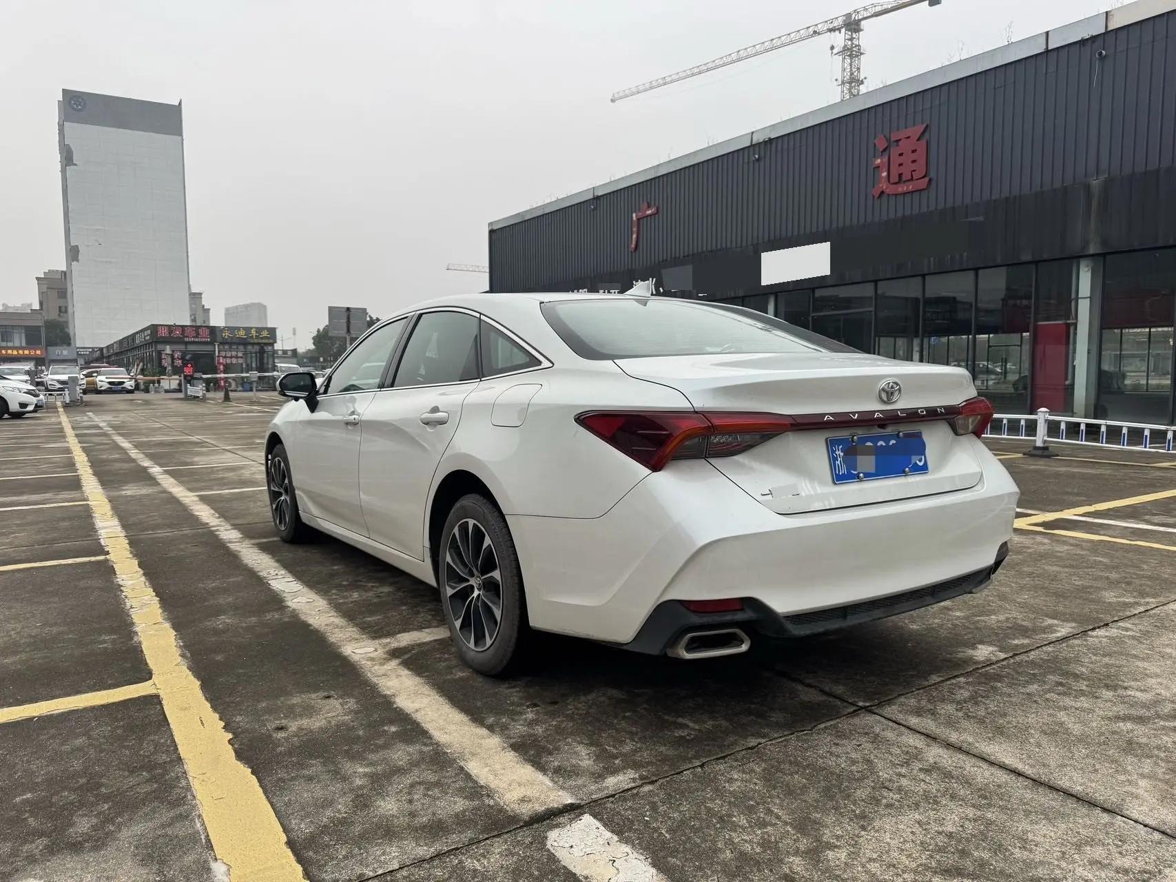 Toyota 2023 Asian Dragon 2.0 CVT Prestige Edition Automatic 3