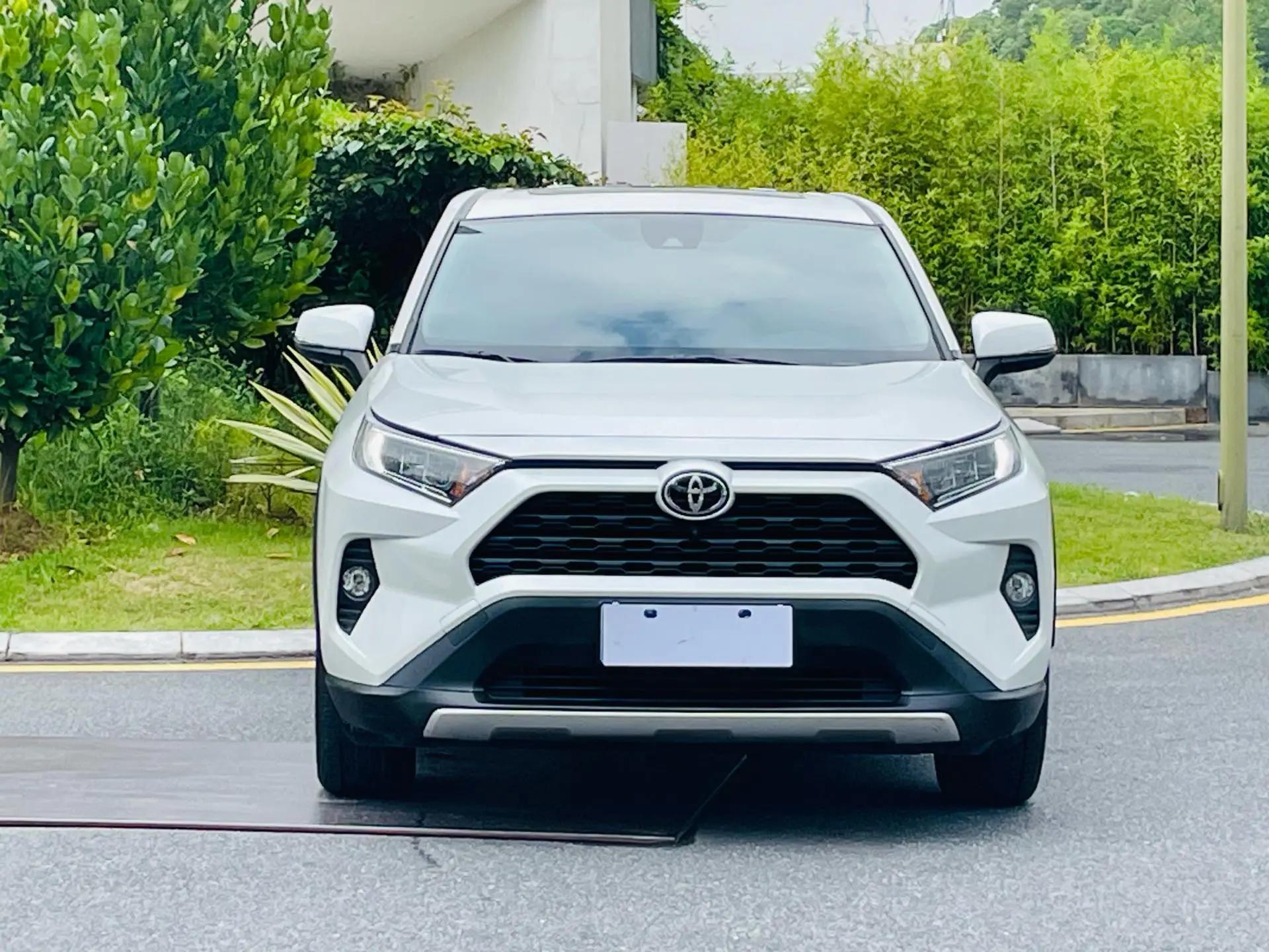 RAV4 Rongfeng 2022 2.0L CVT Two-Drive Fashion Edition 2