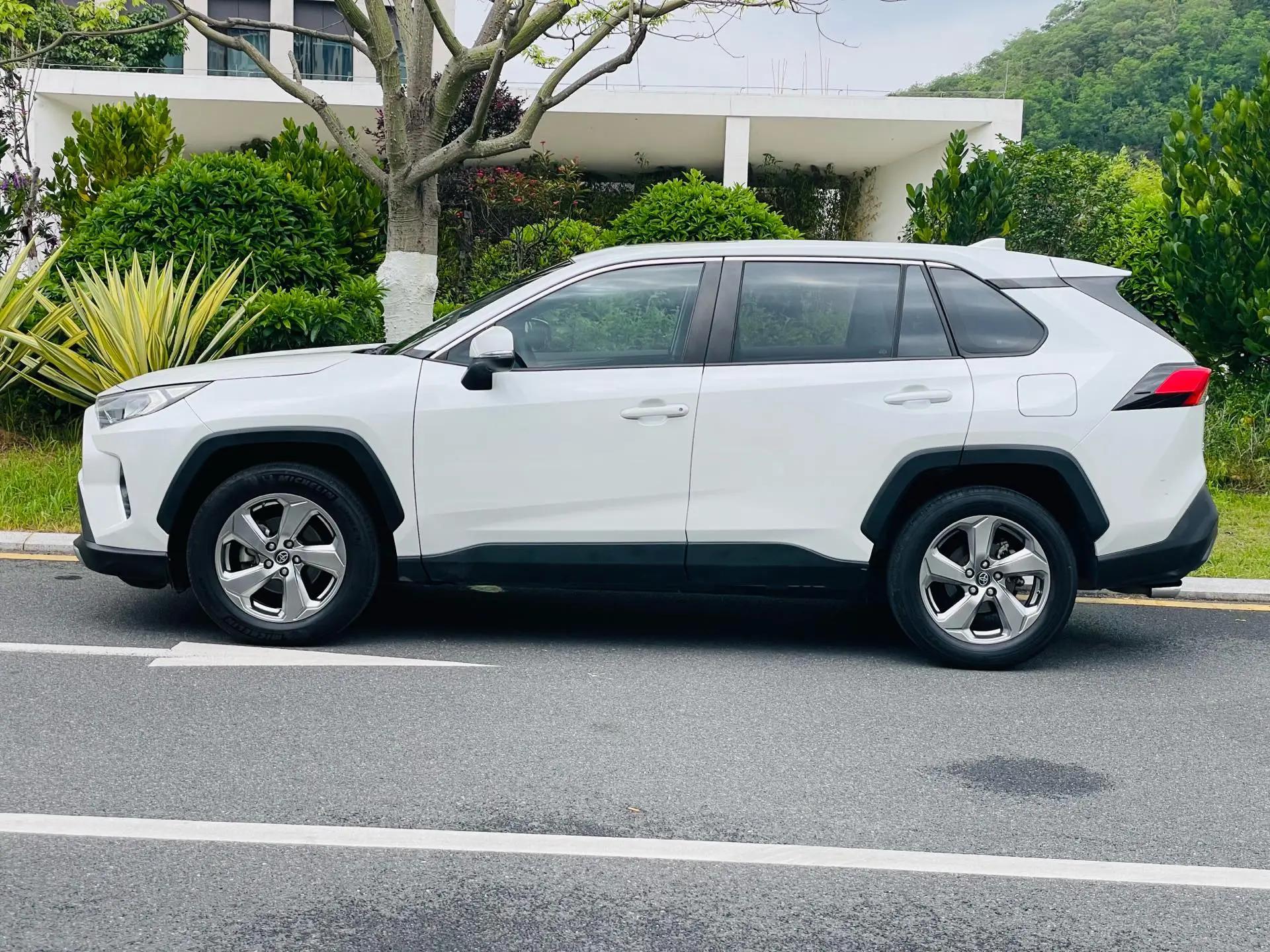 RAV4 Rongfeng 2022 2.0L CVT Two-Drive Fashion Edition 3