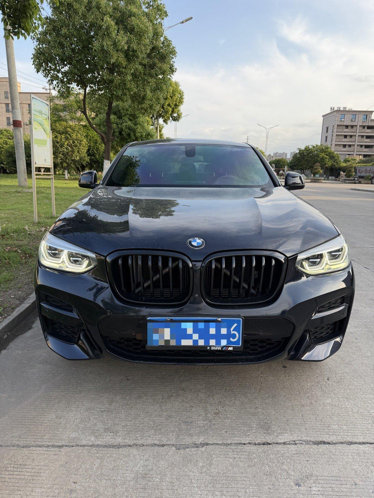 BMW X4 2021 xDrive 25i M sports obsidian night suit 2