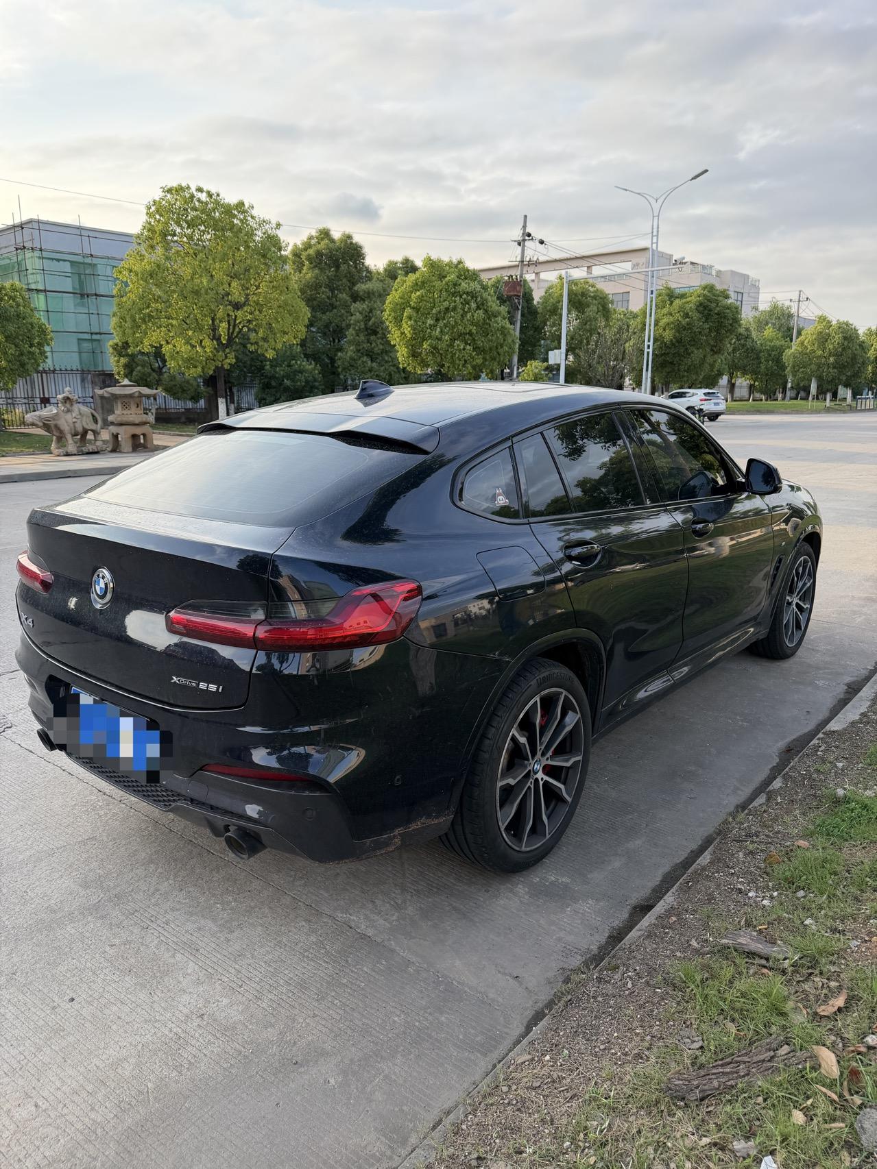 BMW X4 2021 xDrive 25i M sports obsidian night suit 6