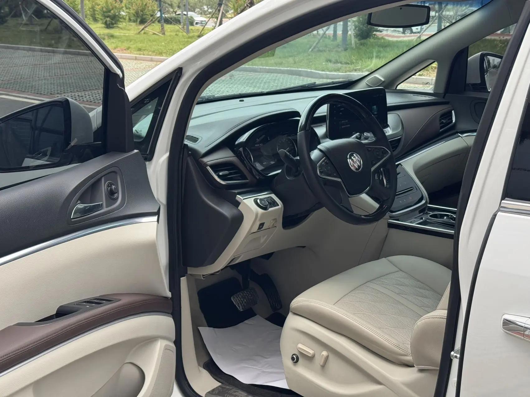 Buick GL8 2020 Land Business Class 652T Luxury Model 4