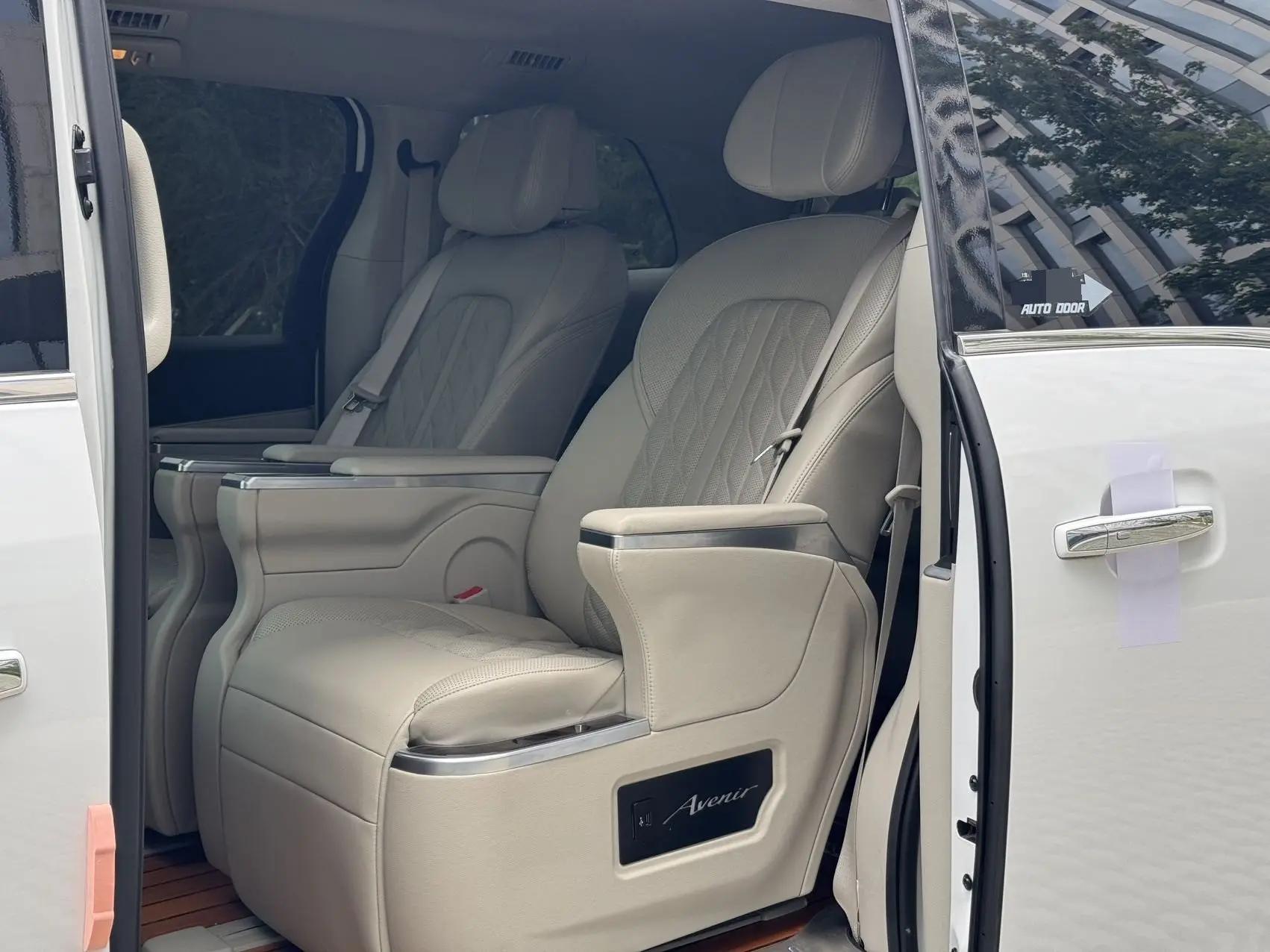 Buick GL8 2020 Land Business Class 652T Luxury Model 5