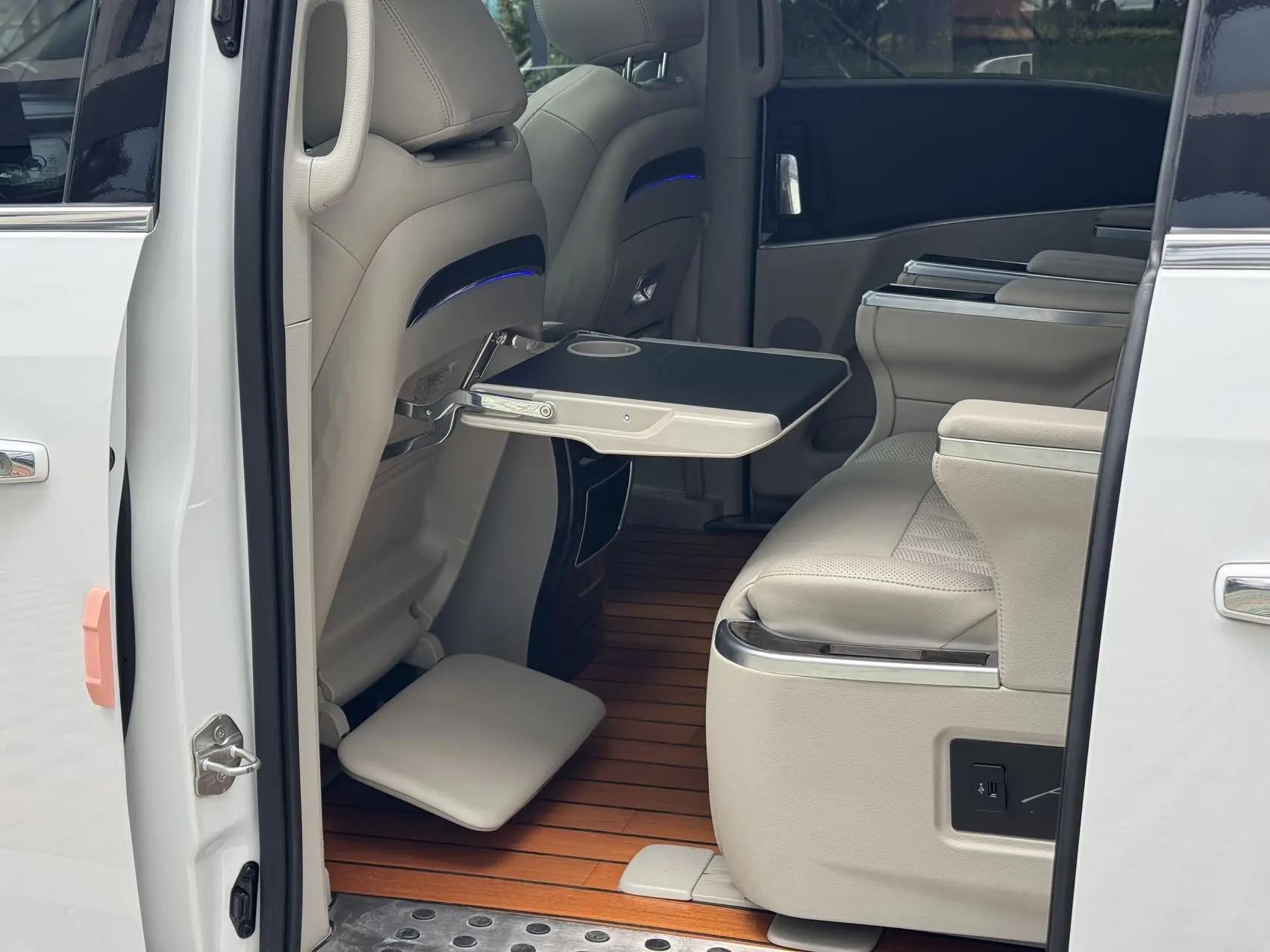Buick GL8 2020 Land Business Class 652T Luxury Model 6