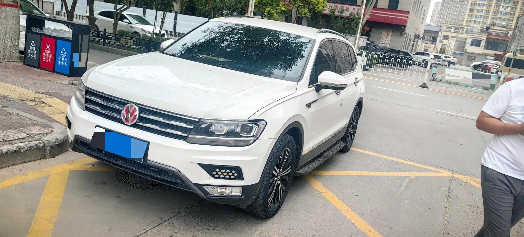 Открыть галерею: Tiguan L 2020 330TSI Automatic Two-Drive Fashion Edition Country VI