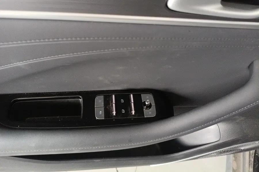 Geely Galaxy 2025 Xingyao 6 EM-i 1.5 60km Launch Edition Automatic 3