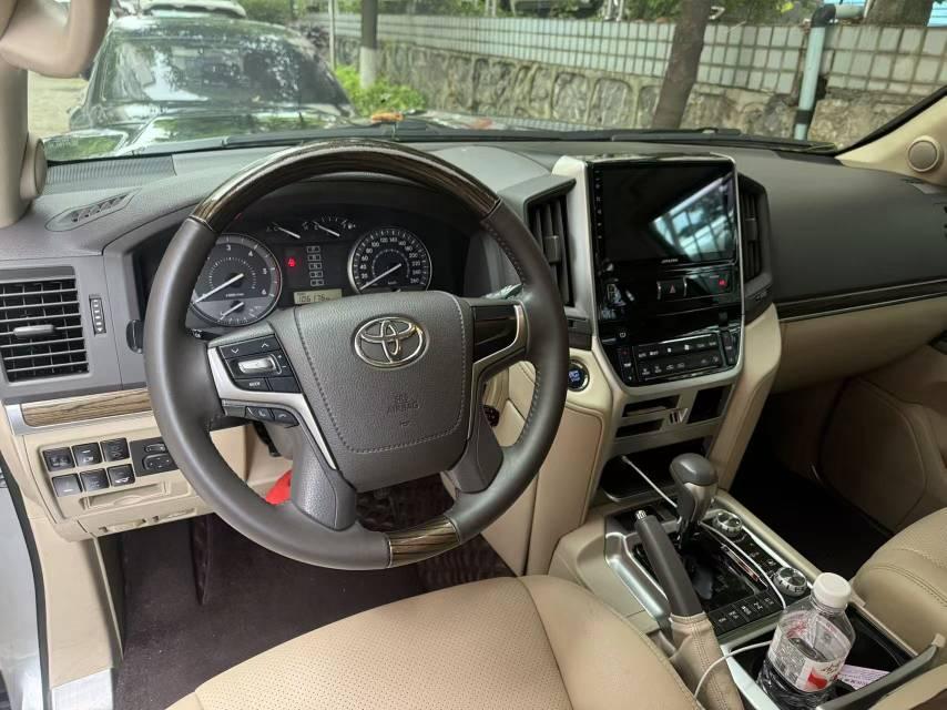 Toyota Land Cruiser (Imported) 2015 Land Cruiser 4.5T V8 Automatic Gear 4