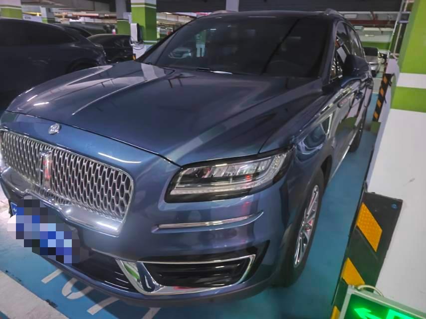 Navigator (Imported) 2019 2.0T Two-Drive Premium Edition Country V