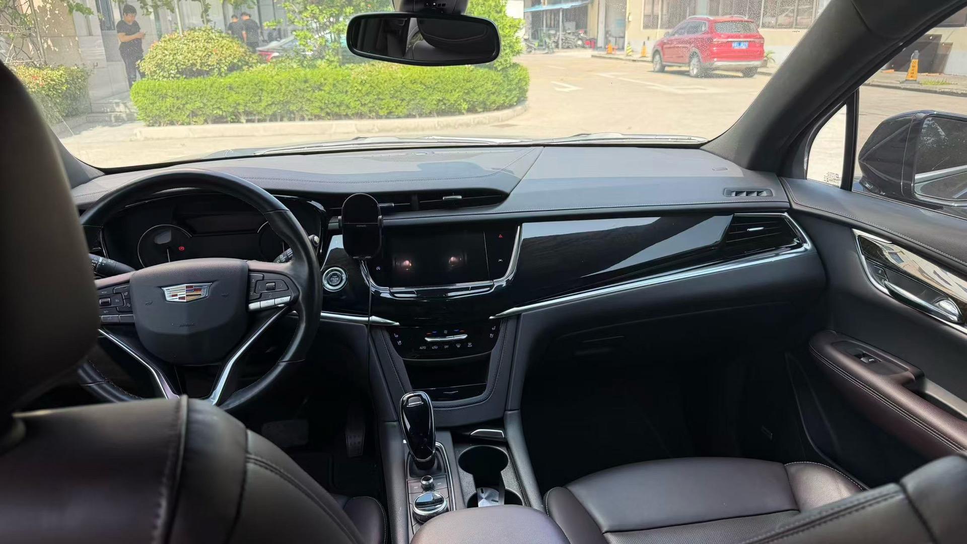 Cadillac XT6 2021 2.0T 6-seat 4-wheel drive luxury model 5