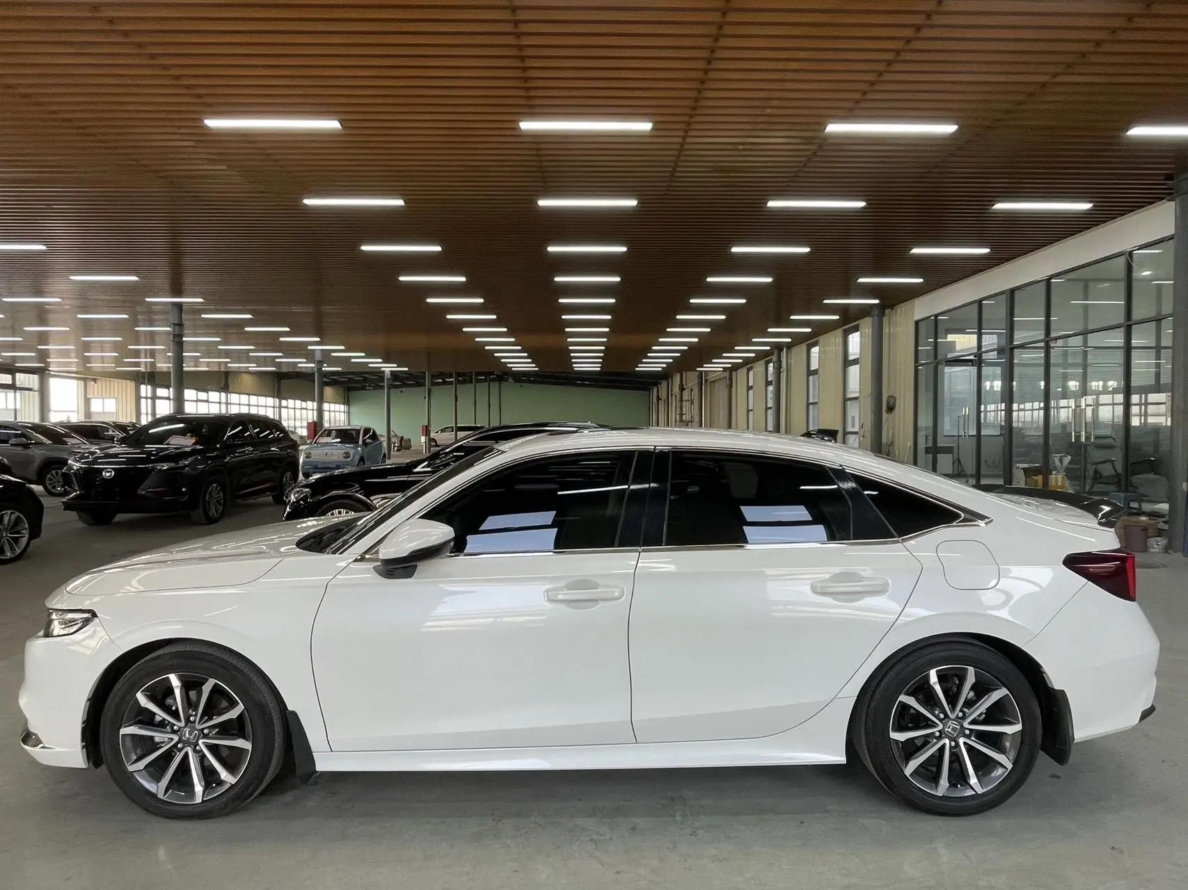 Honda 2023 Civic 1.5T CVT 240TURBO Luxury Edition Automatic 9