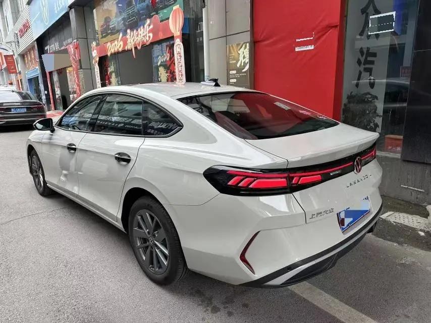 大众 2026款 凌渡L 1.5TSI 300TSI 凌感版 自动挡 6