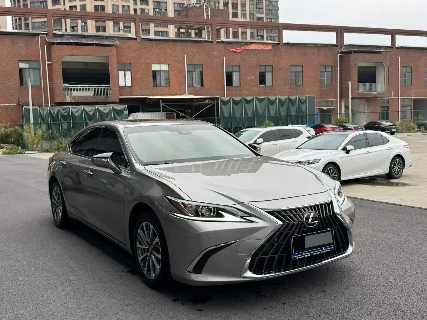 Lexus ES 2023 200 Excellence Edition 2