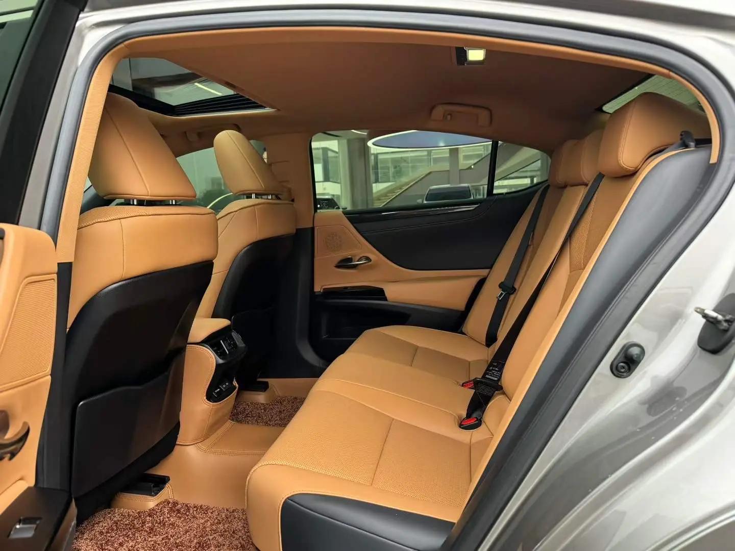 Lexus ES 2023 200 Excellence Edition 6