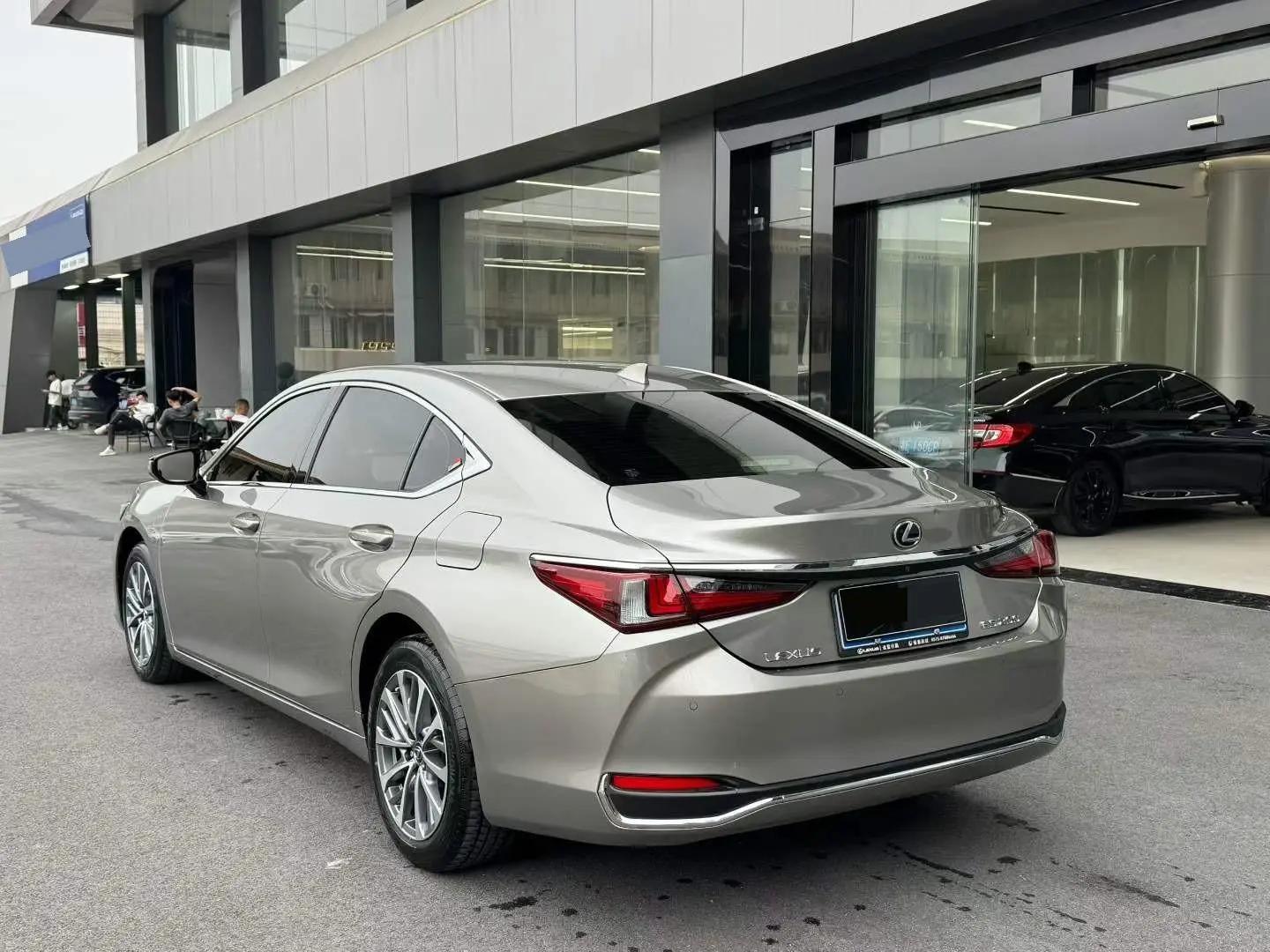 Lexus ES 2023 200 Excellence Edition 7