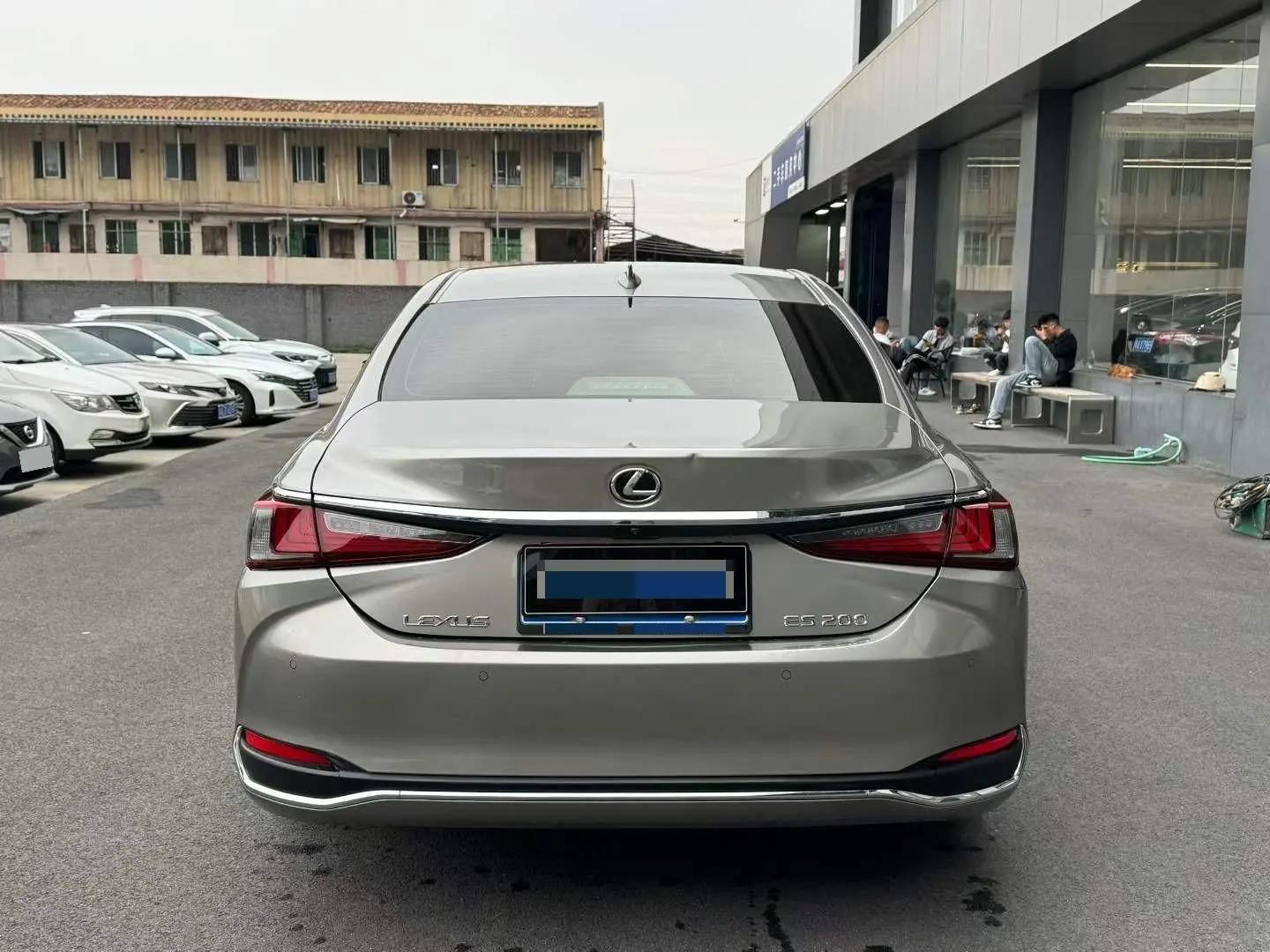 Lexus ES 2023 200 Excellence Edition 8