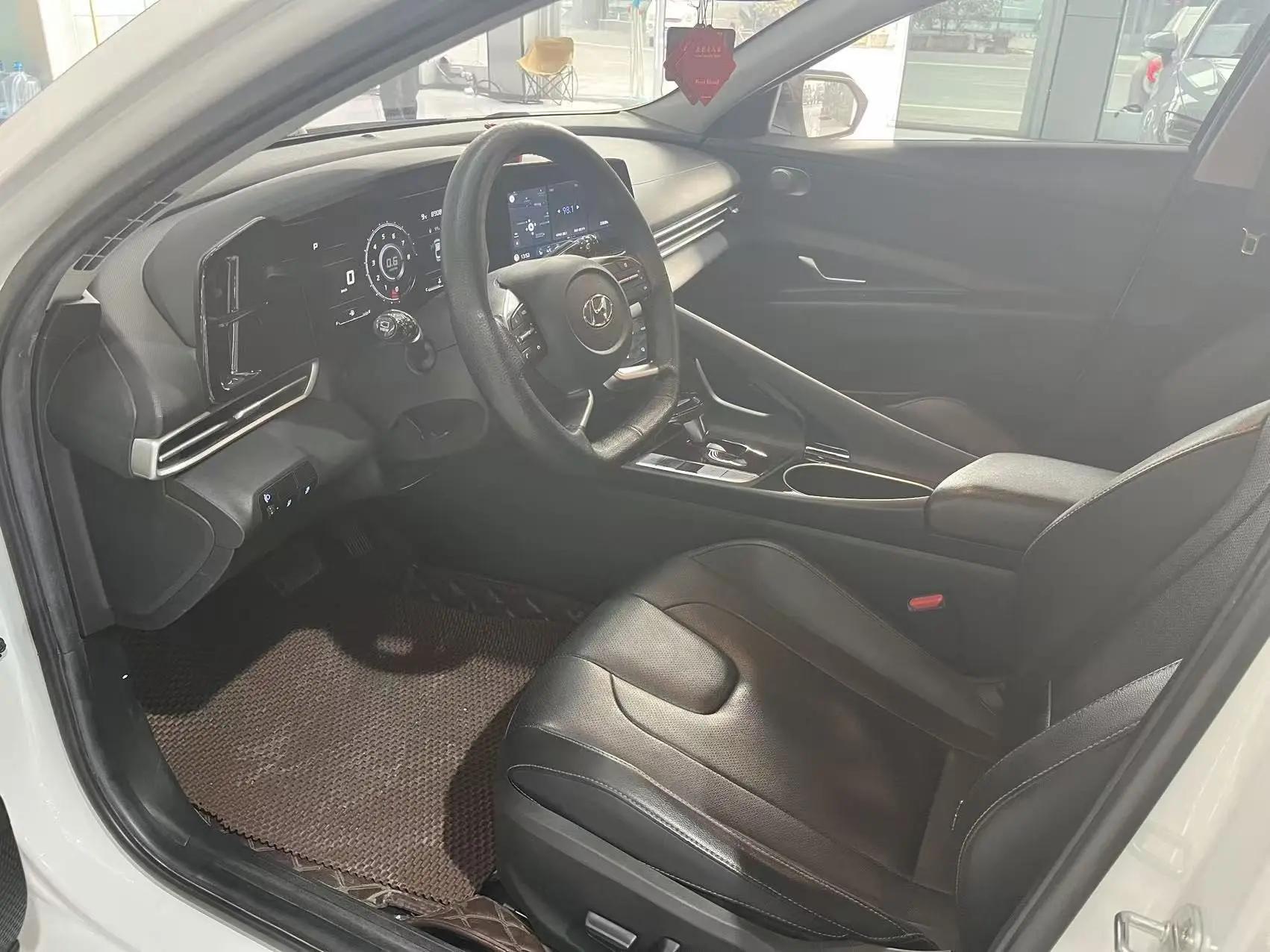 Elantra 2021 1.5L CVT LUX Prestige Edition 2