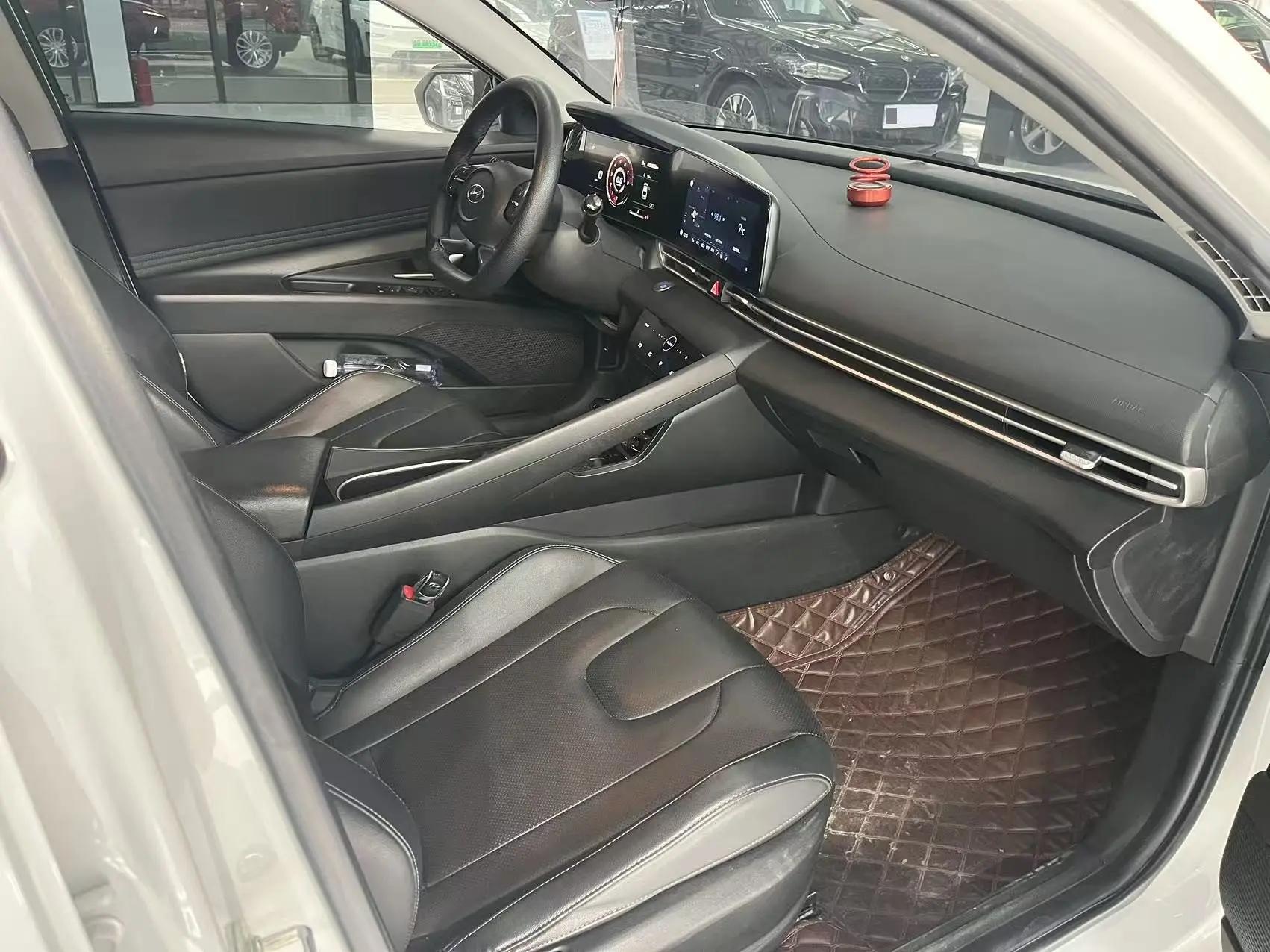 Elantra 2021 1.5L CVT LUX Prestige Edition 3