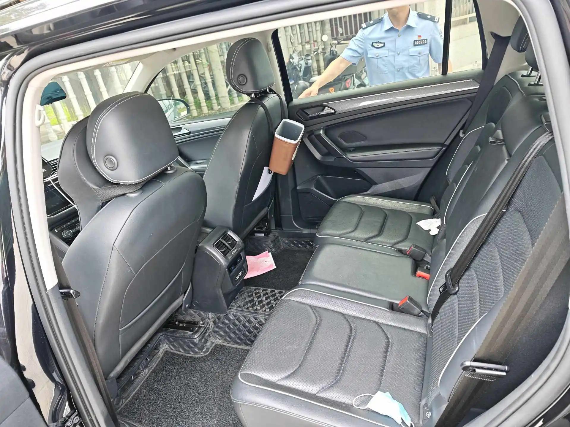 Tiguan L 2019 model changed to 330TSI automatic two-wheel drive R-Line flagship national v 5