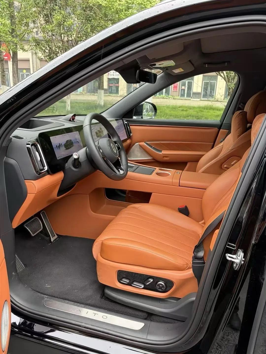 AITO M8 2025 extended range Ultra version 53.4kWh 5-seat version 5