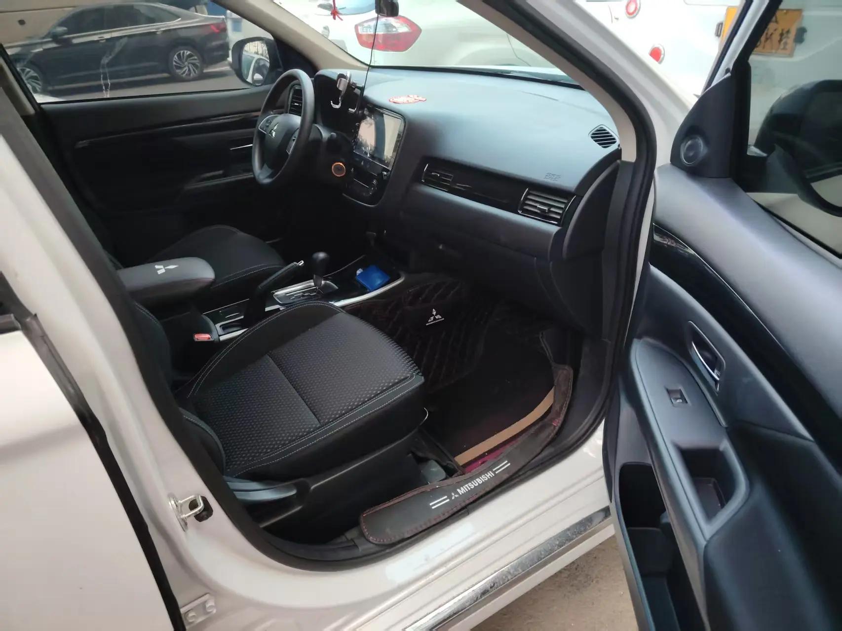 Outlander 2021 2.0L Two-Drive Smooth Edition 5 5