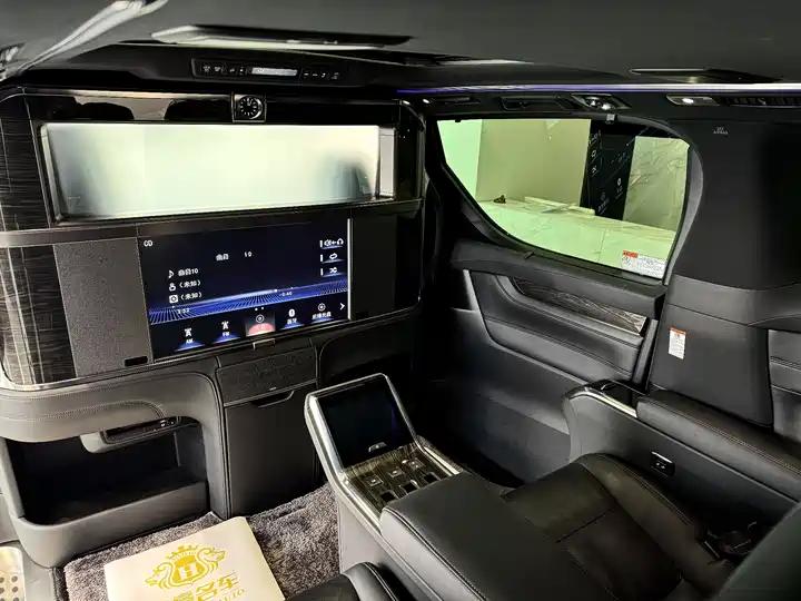 Lexus LM 2020 300h Four-seat Imperial Edition 16