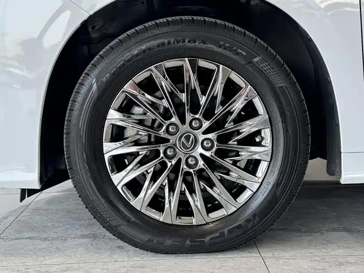 Lexus LM 2020 300h Four-seat Imperial Edition 5