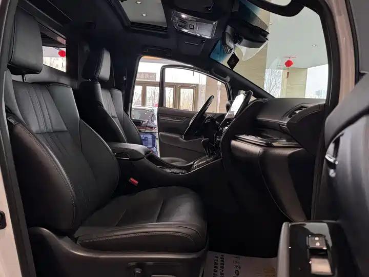 Lexus LM 2020 300h Four-seat Imperial Edition 8