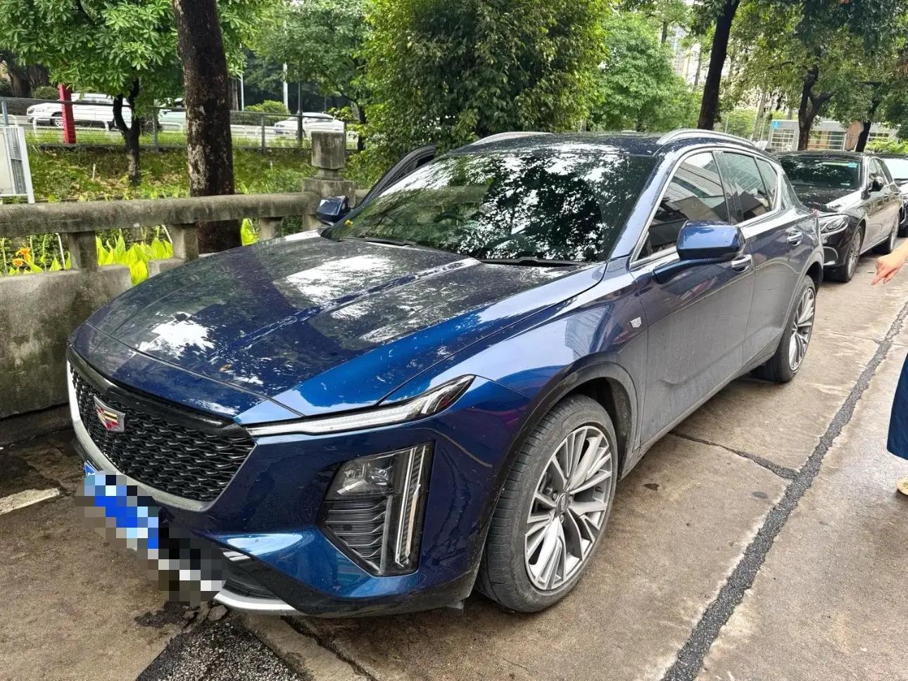 Cadillac GT4 2023 25T Luxury Model
