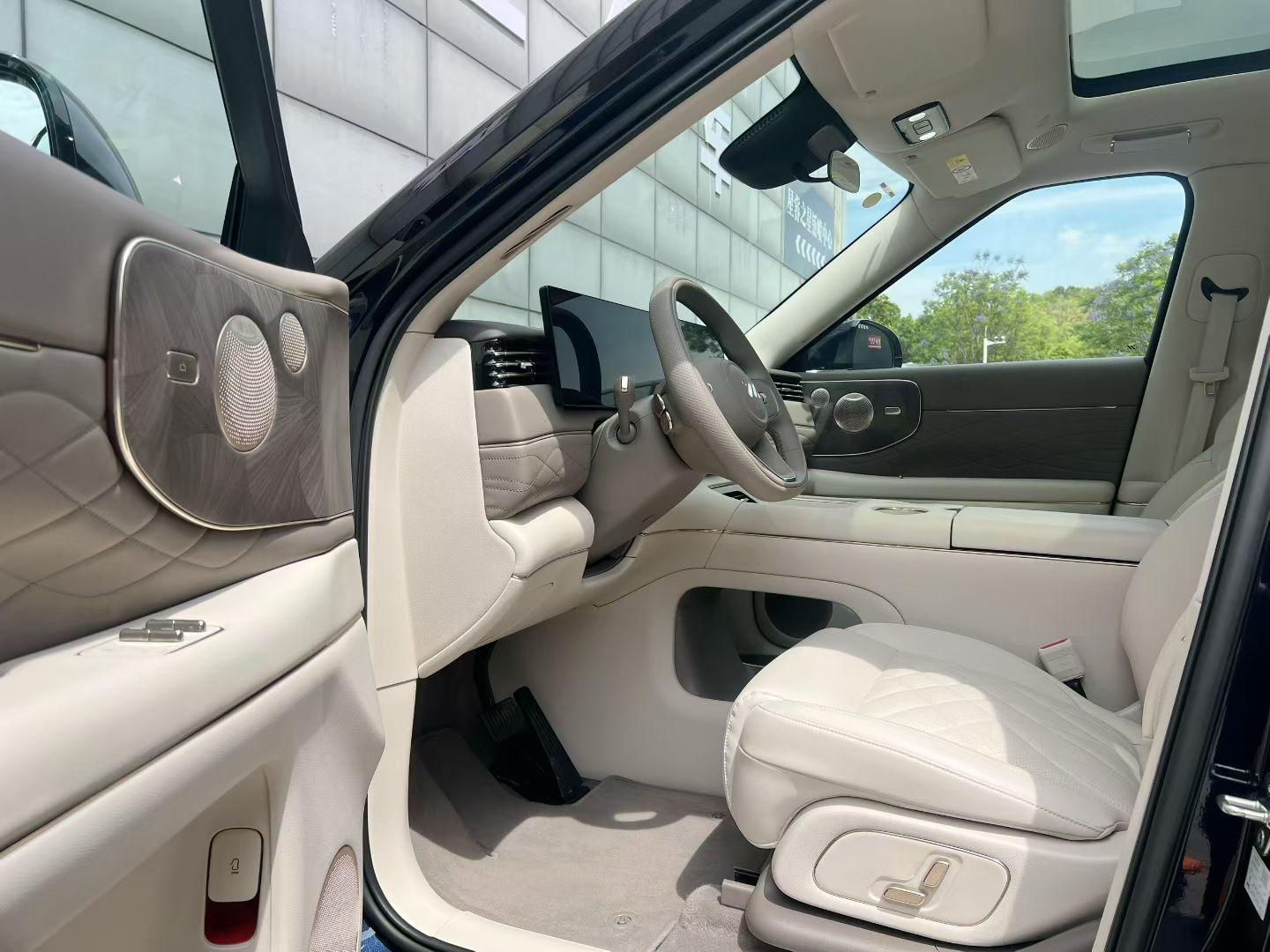 IM 2026 IM LS9 52 Ultra Automatic 4