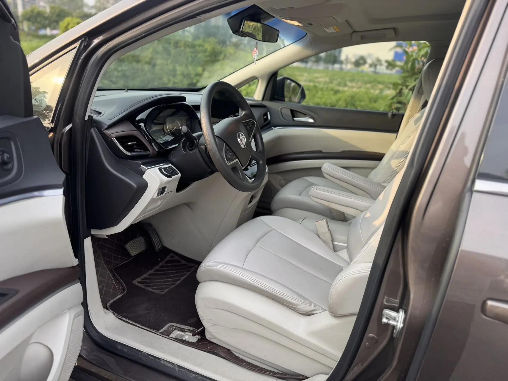 Buick GL8 2023 Land Business Class 652T Smart Class 3