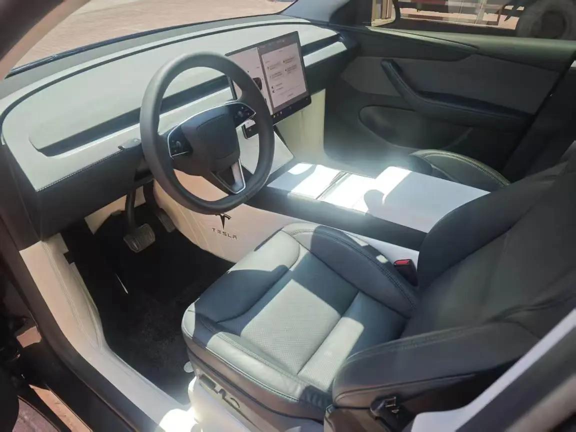Tesla 2025 Model Y Rear-Wheel Drive Automatic 6