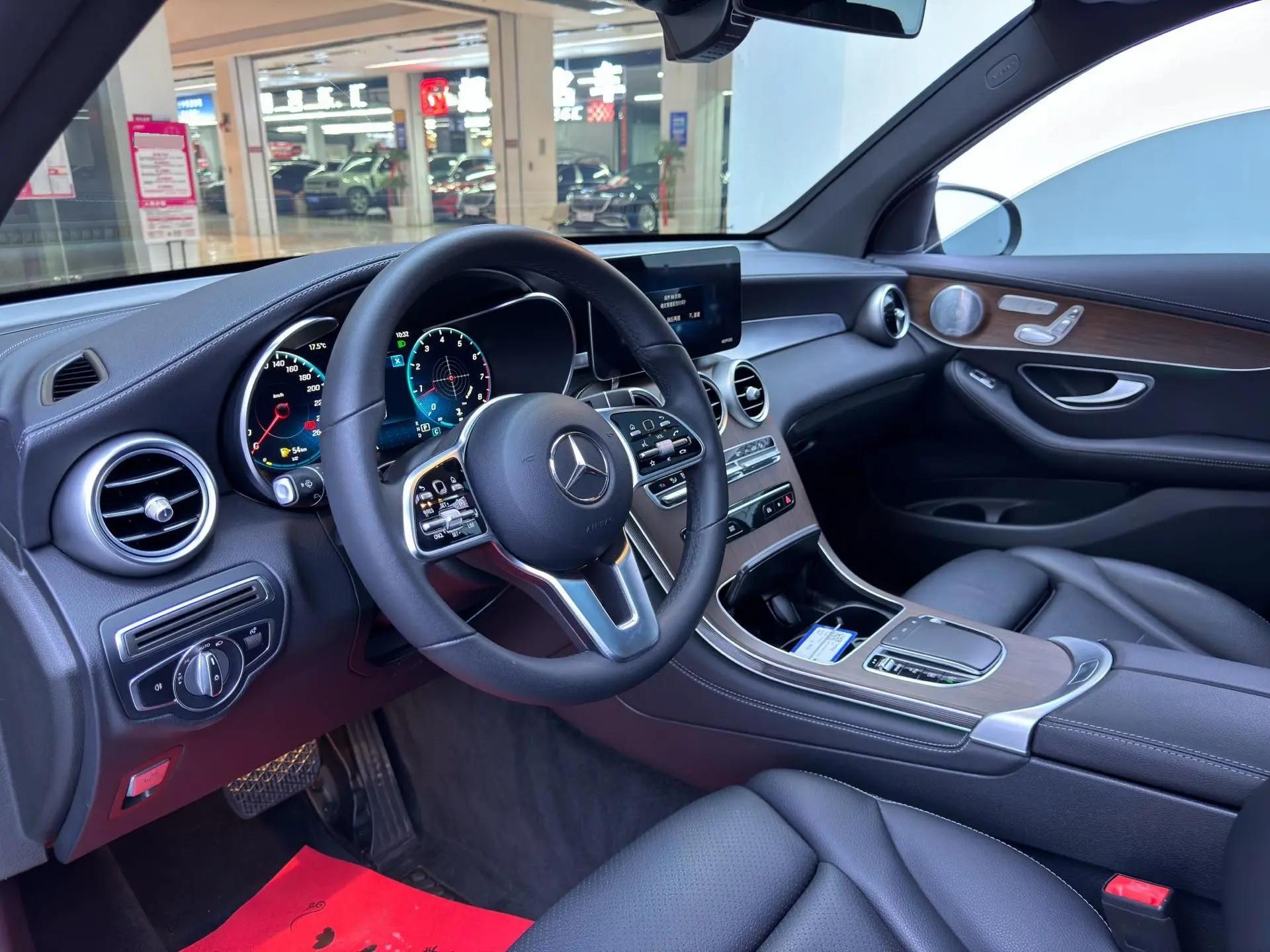 Mercedes Benz GLC 2021 model, GLC 300 L 4MATIC Sport version 9