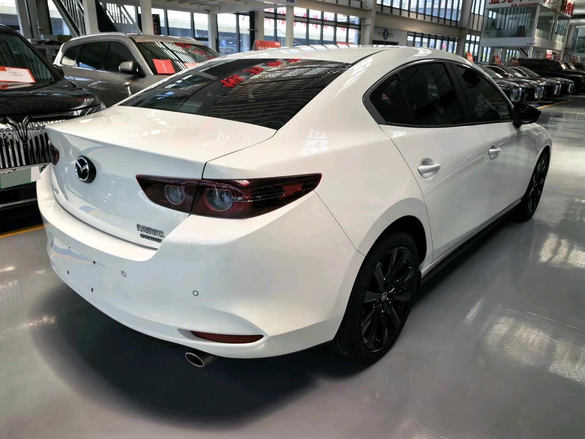 Mazda 3 Onksera 2022 2.0L Automatic Elegant Obsidian Edition 4