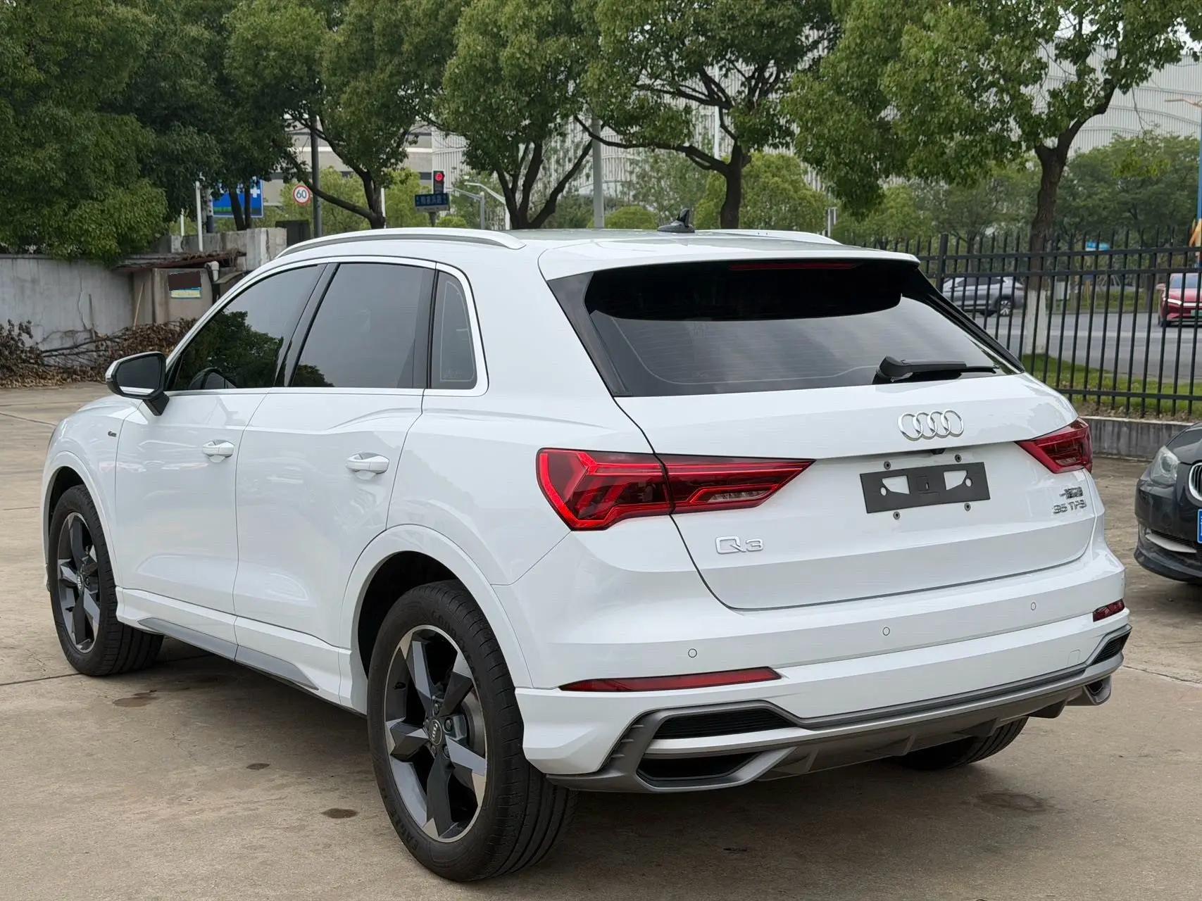 Audi Q3 2021 35 TFSI Fashion Dynamic 3