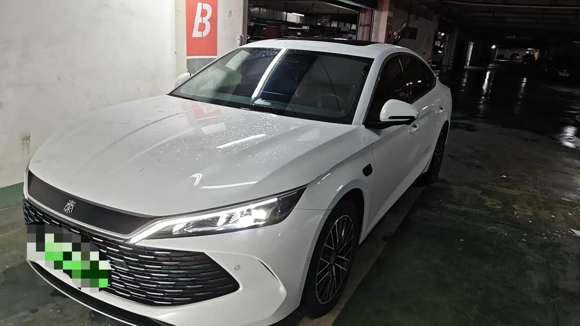 打开图片灯箱:BYD 2025 Qin L DM-i 1.5 stepless smart driving version 120KM excellent automatic gear