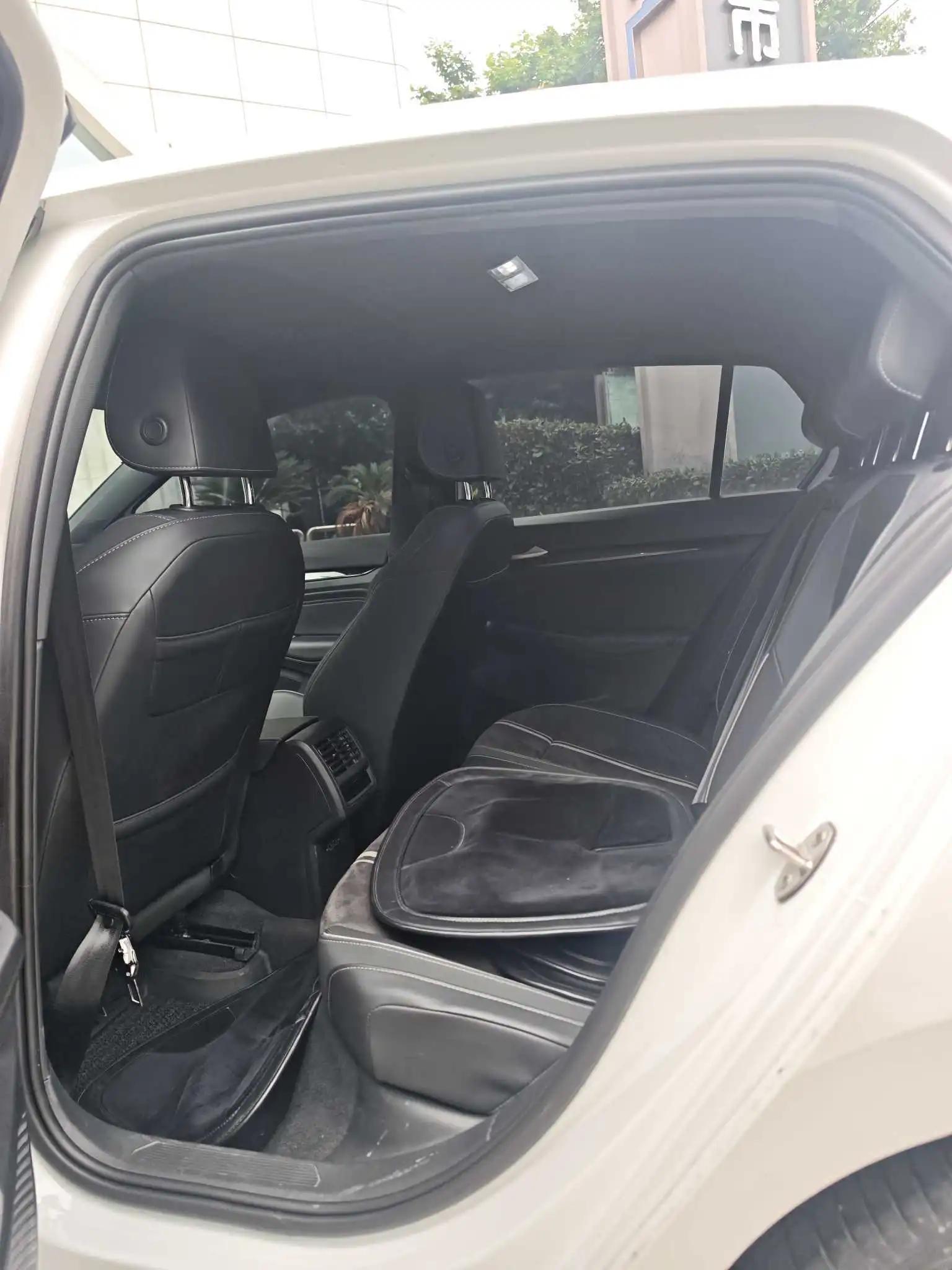 Volkswagen 2023 Golf 8 R-Line 1.4TSI 280TSI Lite Automatic 3